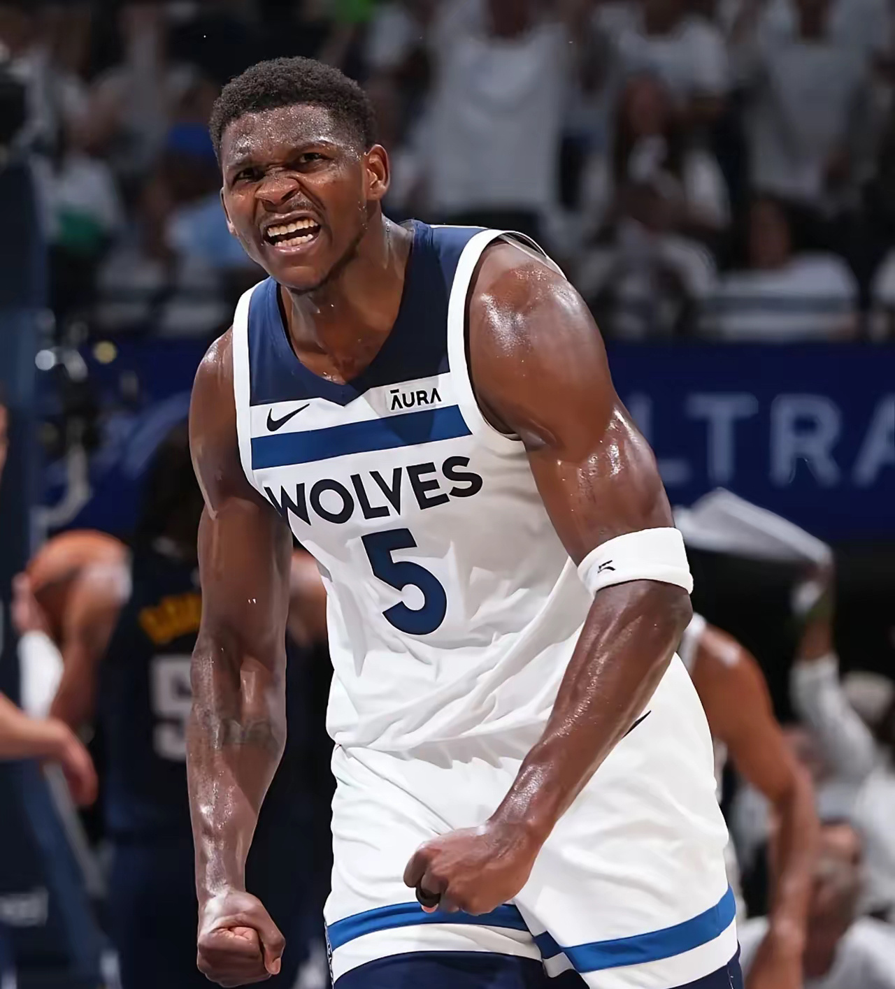 庐州暴熊队对阵北城雪豹队,田径公开赛惊险晋级,内线统治篮板——防线高度稳定(安徽省庐江中学北校区2024秋运动会) 庐州暴熊队对阵北城雪豹队,田径公开赛惊险晋级,内线统治篮板——防线高度稳定(安徽省庐江中学北校区2024秋运动会)