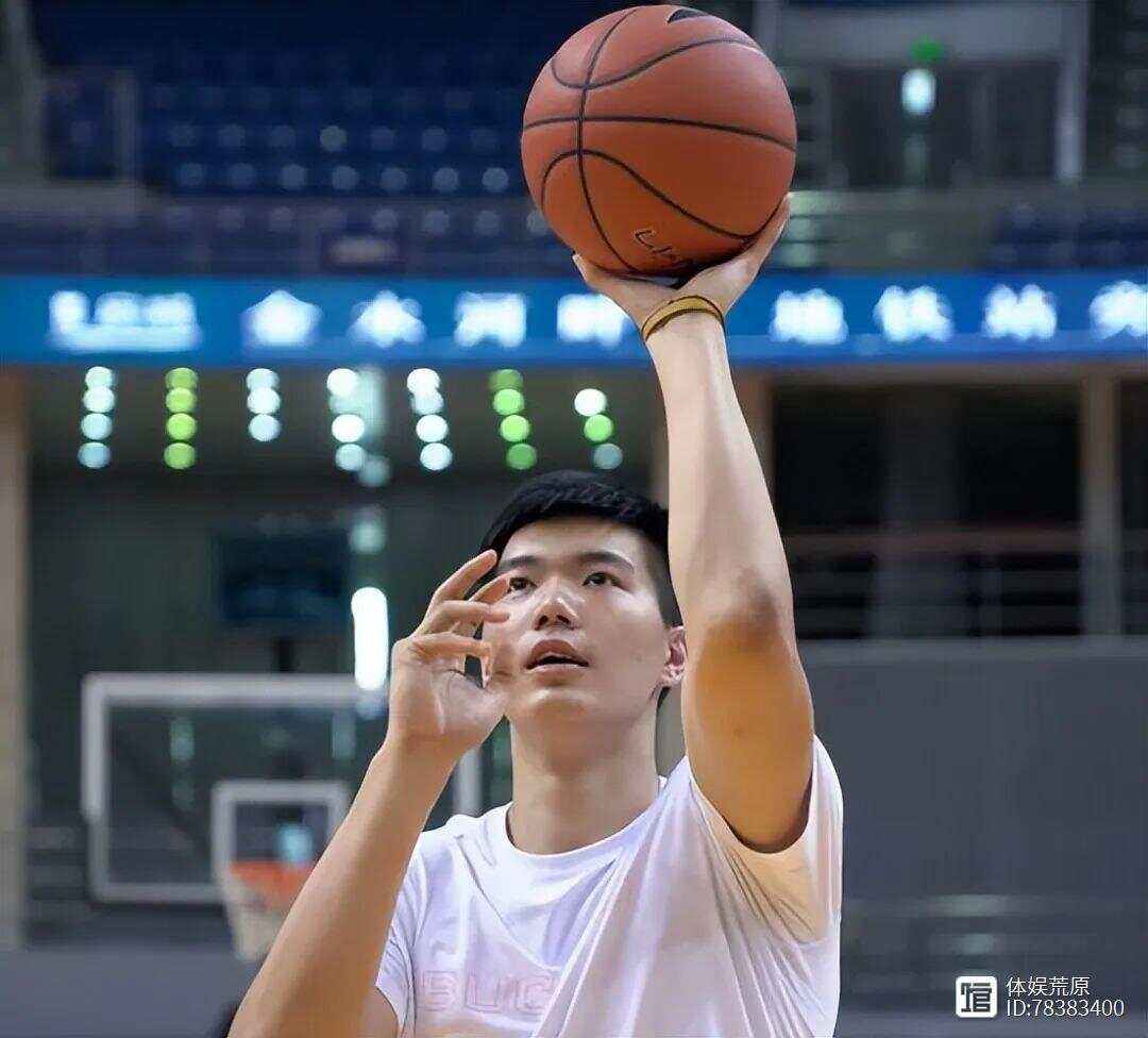 庐州暴熊队对阵北城雪豹队,田径公开赛惊险晋级,内线统治篮板——防线高度稳定(安徽省庐江中学北校区2024秋运动会) 庐州暴熊队对阵北城雪豹队,田径公开赛惊险晋级,内线统治篮板——防线高度稳定(安徽省庐江中学北校区2024秋运动会)