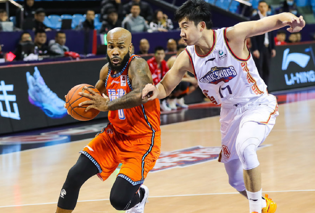 网球季后赛掀起高潮,西城雷豹队翻盘洞庭雄狮队,战至最后一刻——外援联手发威(经过一年各项网球公开赛的比拼) 网球季后赛掀起高潮,西城雷豹队翻盘洞庭雄狮队,战至最后一刻——外援联手发威(经过一年各项网球公开赛的比拼)