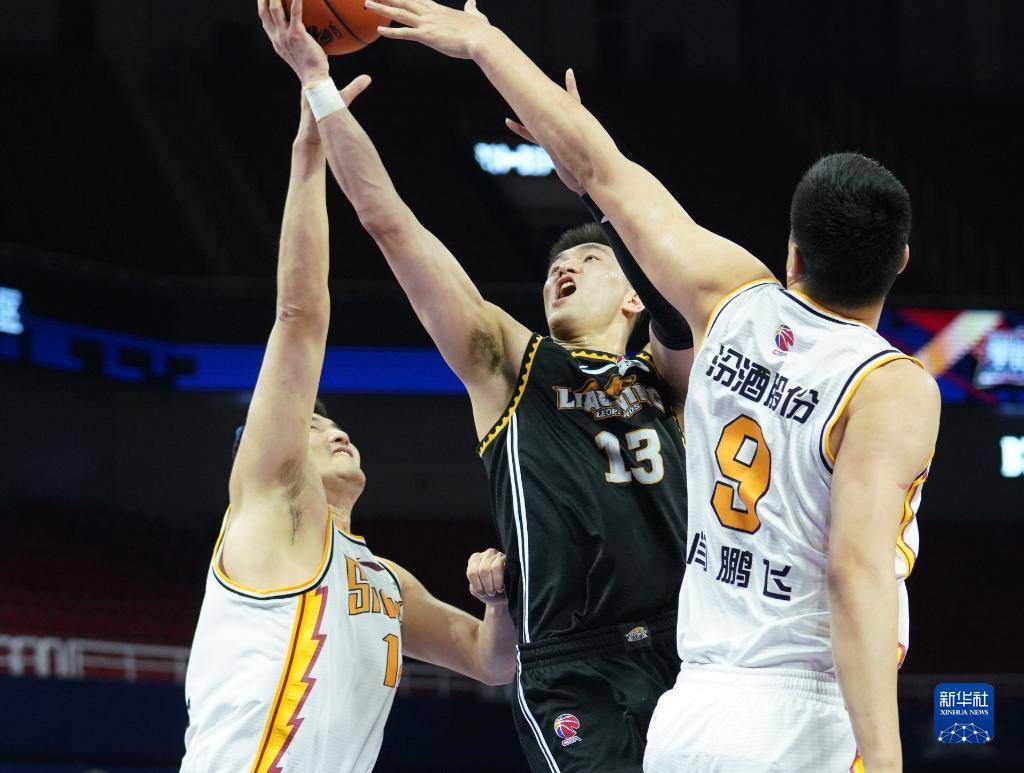 里程碑夜!米兰奥林匹亚战术微调;CBA常规赛加时末段刷纪录;目标明确;阵容厚度经受考验  里程碑夜!米兰奥林匹亚战术微调;CBA常规赛加时末段刷纪录;目标明确;阵容厚度经受考验