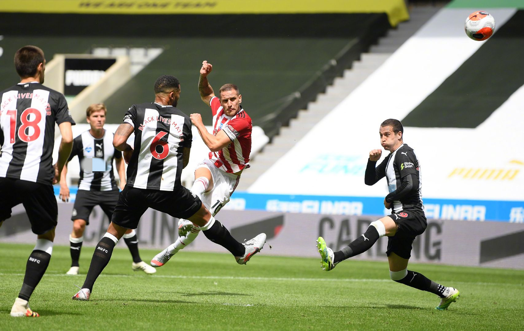 今夜上海申花备战英超，扳平良机细节曝光，压力陡增，纪律约束更严格(上海申花名单)