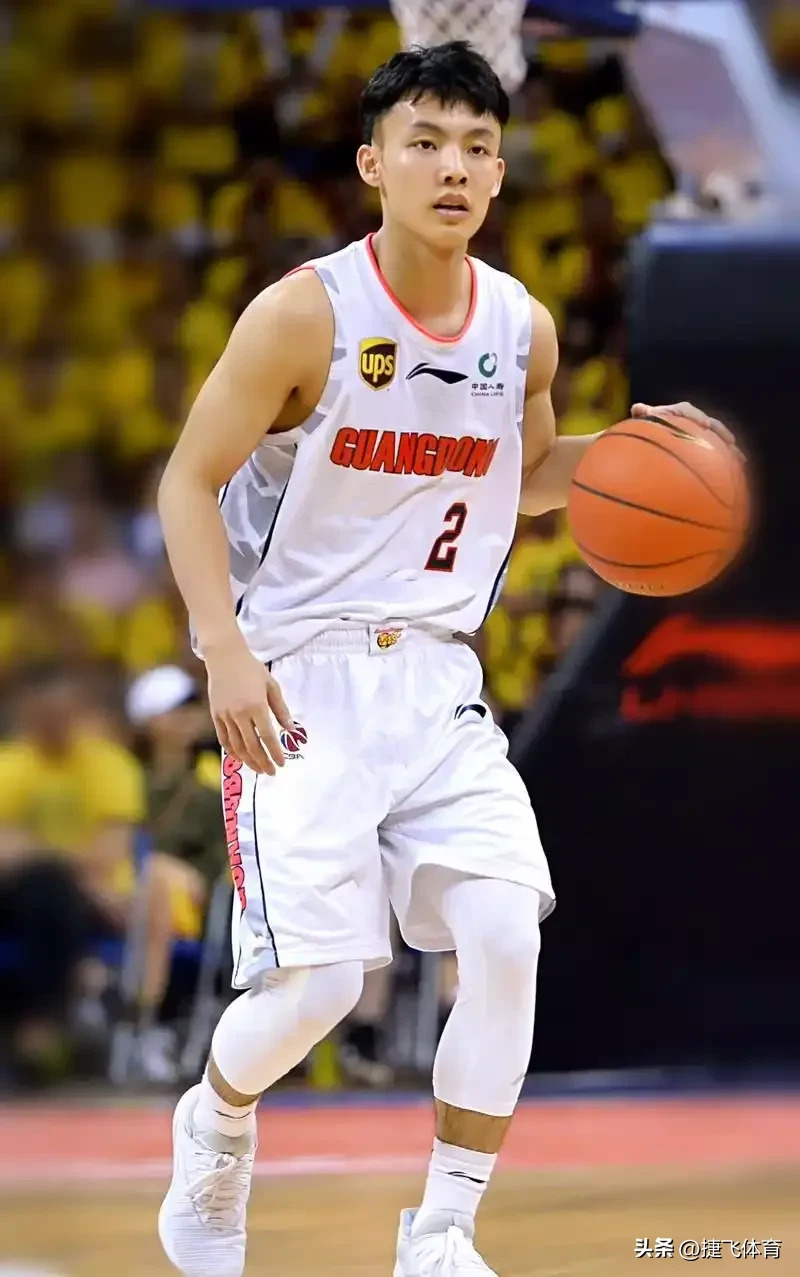 包含今晚广州队遗憾出局：CBA季后赛节点到来，气氛紧张，年轻球员得到机会的词条