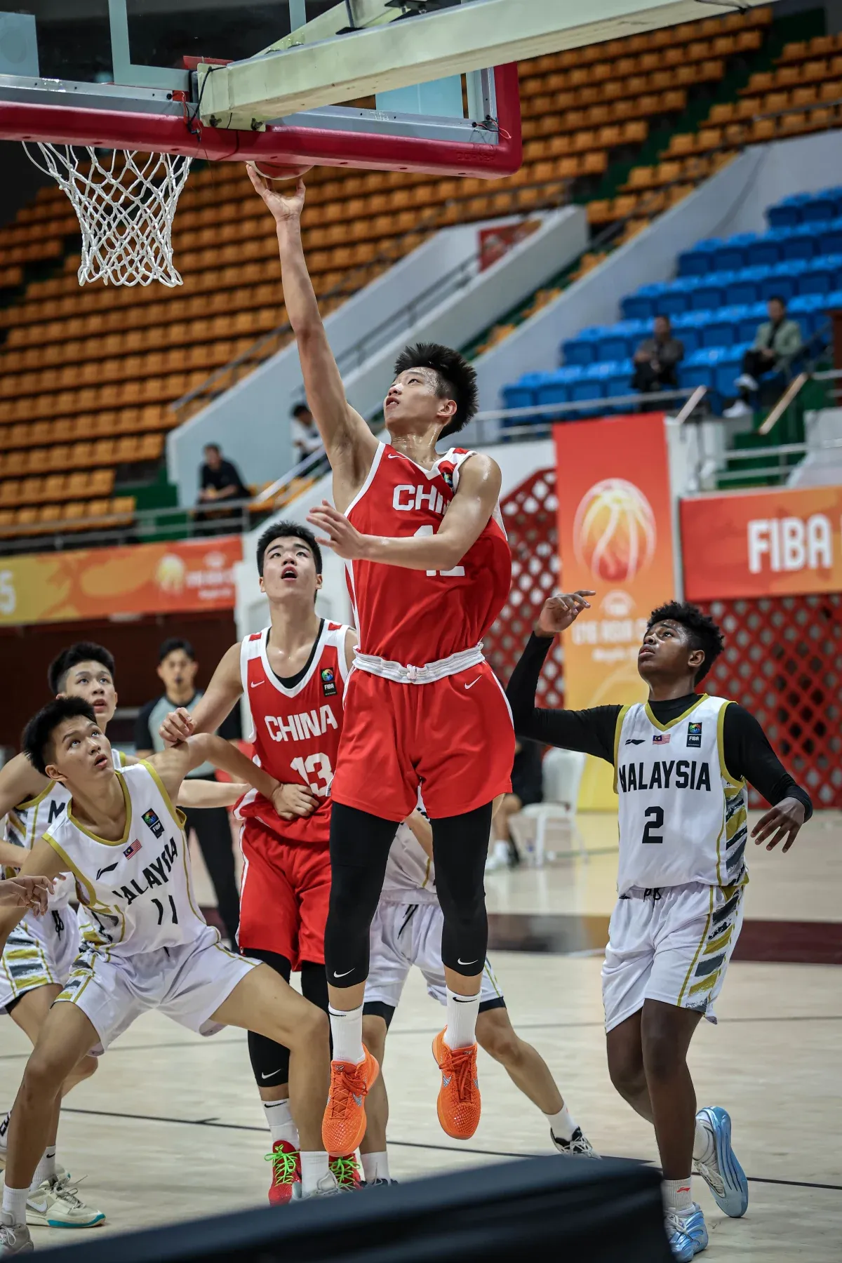 爱游戏官网app -包含今晨全明星赛焦点战，尼斯篮板制胜，底气十足，更衣室氛围转暖的词条