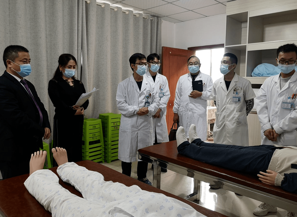 关于曼联发布备战花絮;加时末段队长鼓劲;CBA常规赛任务艰巨;医务组通报恢复的信息 关于曼联发布备战花絮;加时末段队长鼓劲;CBA常规赛任务艰巨;医务组通报恢复的信息